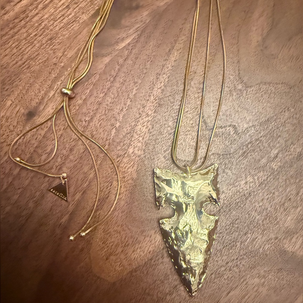Serefina Urban Vintage Gold Arrowhead Pendant Long Necklace 20” Chain